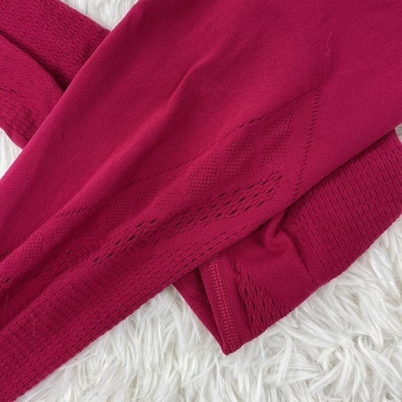 Lululemon Reveal Tight Interconnect *25.5" Ruby Red - Picture 7 of 8
